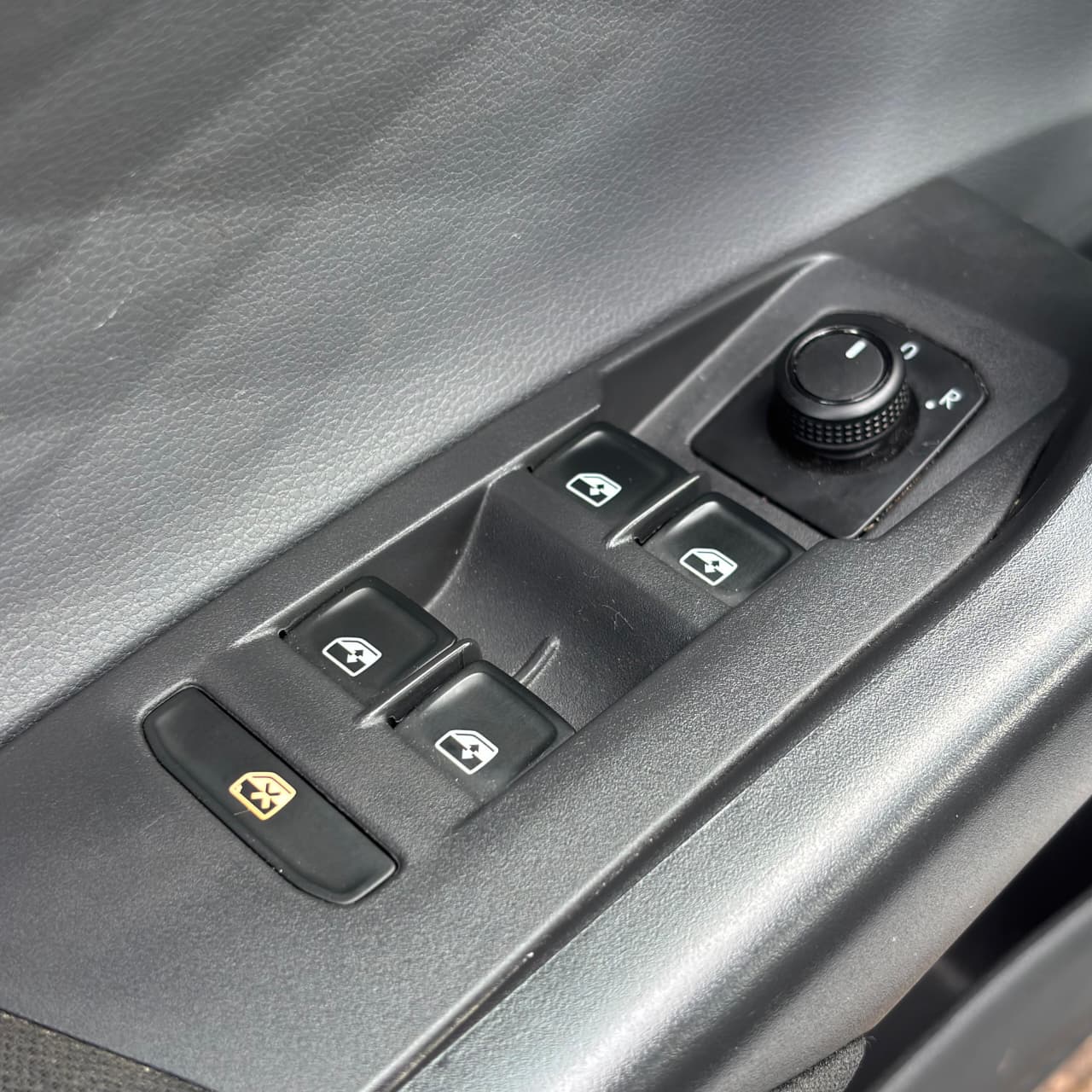 WhatsApp Image 2025-11-03 at 16.20.46 (1)